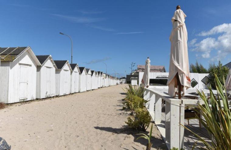 Les Pieds Dans L'Eau - Acces Direct A La Plage Bernières-sur-Mer Exterior foto